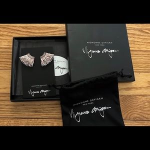 Mignonne paint splatter